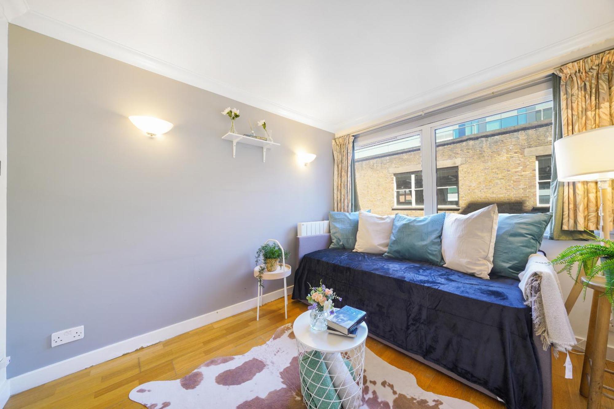 Calling I Stylish 2br In