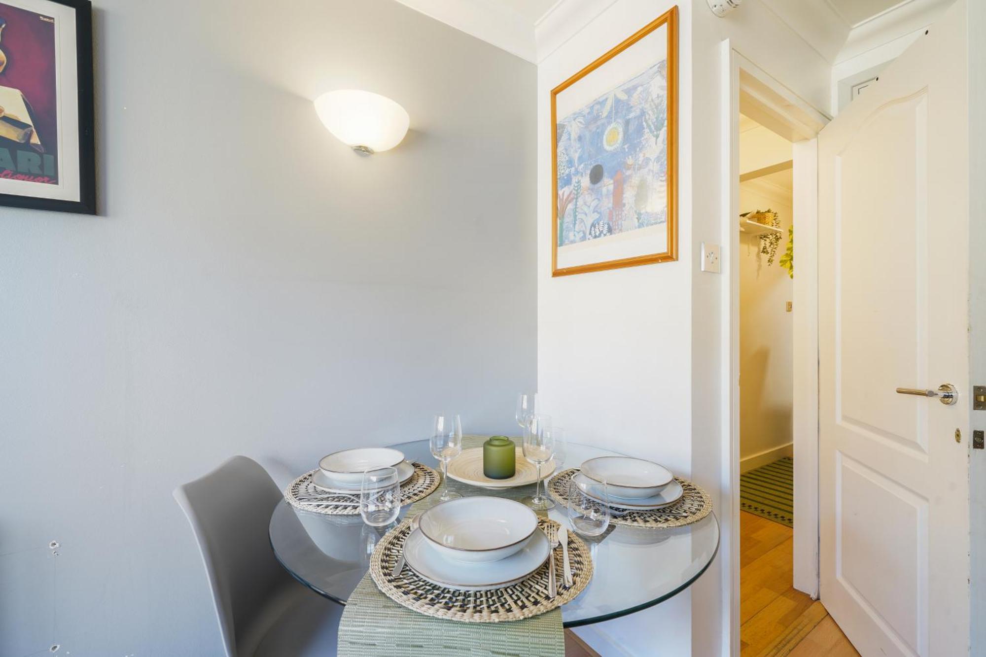Calling I Stylish 2br In *