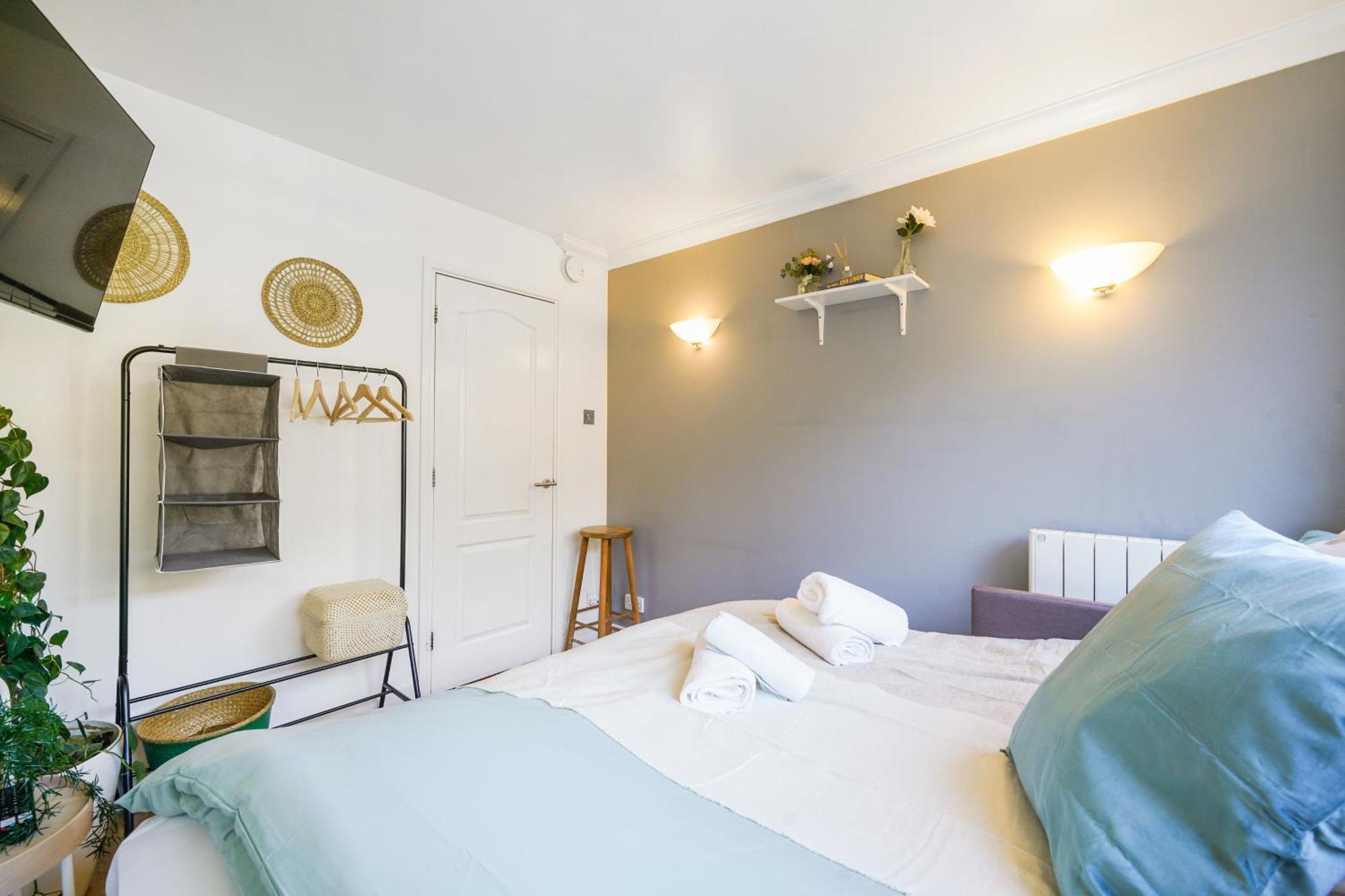 Calling I Stylish 2br In Apartment *